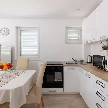 Modern In Povlja With Balcony Apartment